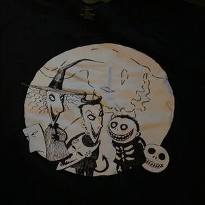 Good condition nightmare before Christmas tee!
